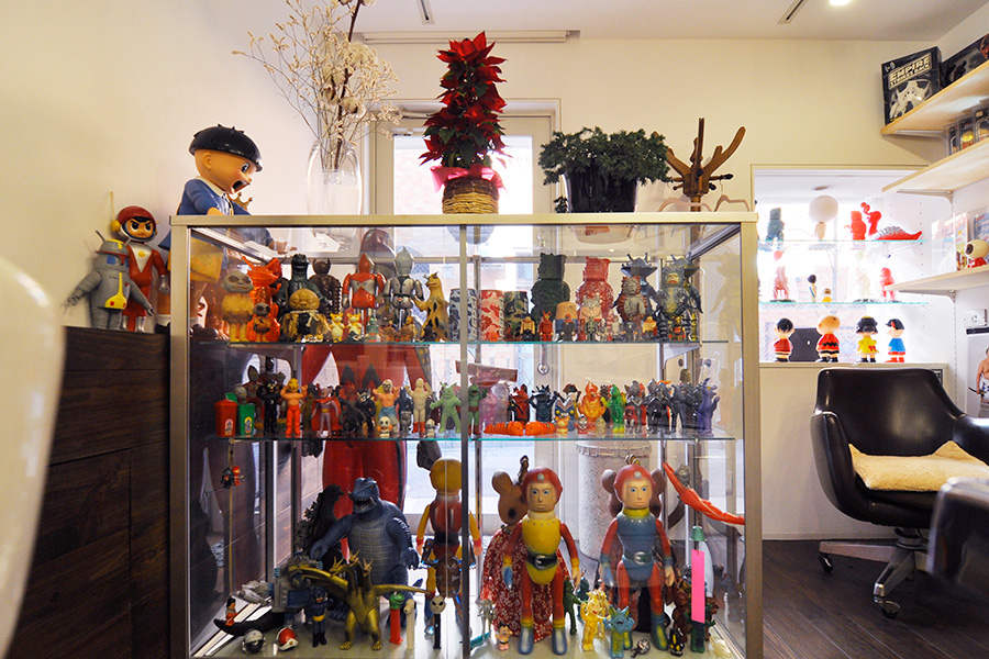 フィギュアたちと暮らす家明るい部屋で自然に、気持ちは前向きに | Hobby | 100%LiFE
