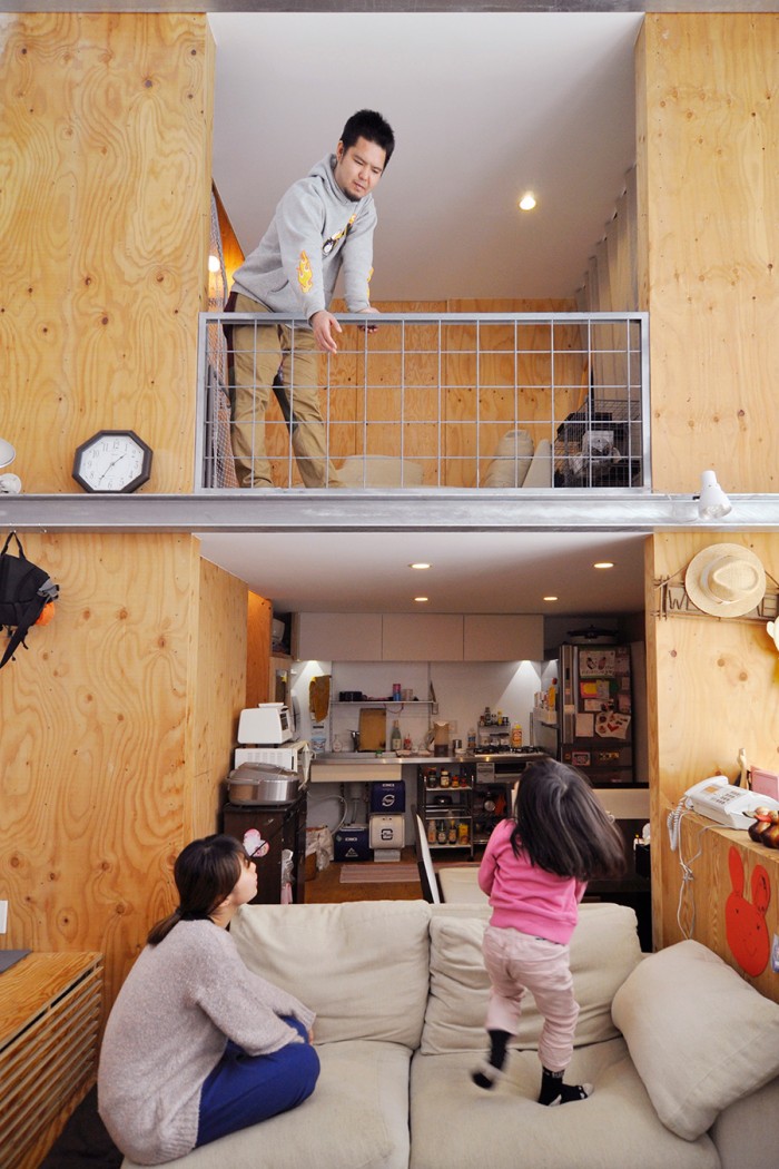 小さな家の、大きな吹き抜け空間広くて開放感いっぱいの空間でワイワイ遊ぶ | Architecture | 100%LiFE