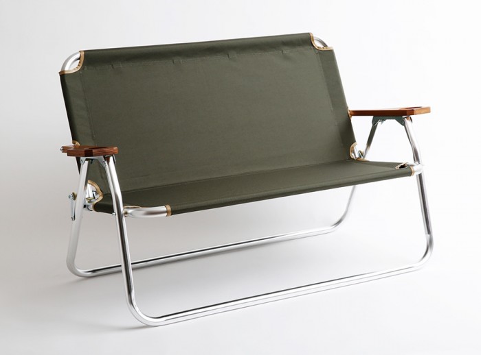Ecdysis Bench（オリーブ・ブルー） W1090 D560 H665mm（収納時 W1090 H640 D85mm） ¥23,000　Peregrine Furniture 
