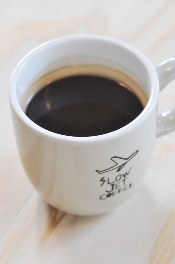 カフェ内はフリーwifiも飛んでいる。コーヒー片手にPC作業もはかどりそうだ。