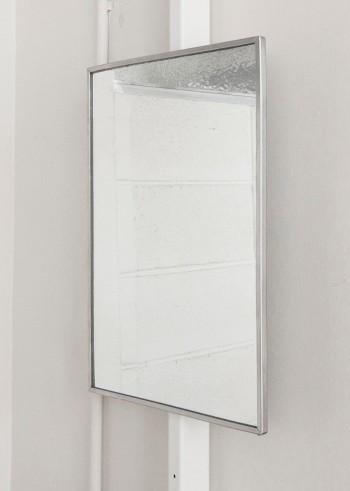Mirror−2−壁面を際立たせるシンプルなウォールミラー | Interior 