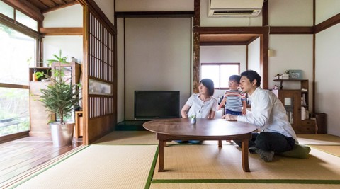 古い日本家屋に暮らす癒しと恵みに溢れた豊かな土壌のある生活