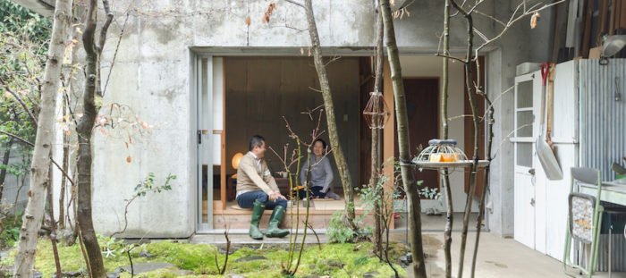 小さい自然を楽しむ家の中と庭がゆるやかにつながる住まい
