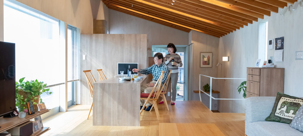 土地のポテンシャルを活かす三角形から生まれる豊かな時間四季の変化を愉しむ家